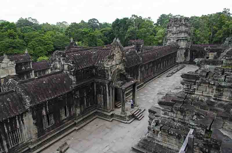 35 - Camboya - Angkor - templo de Angkor Wat - santuario central - vista desde arriba